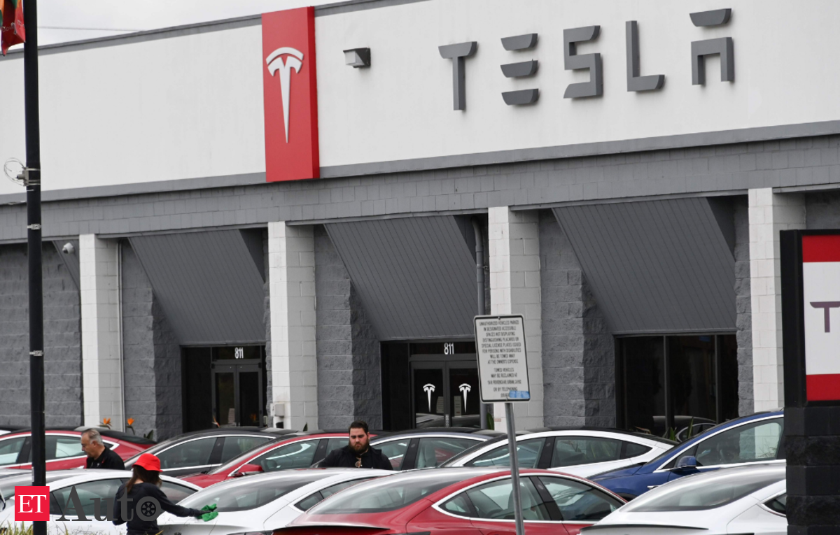 Former Tesla employee to pay 400,000 to end lawsuit over tips to