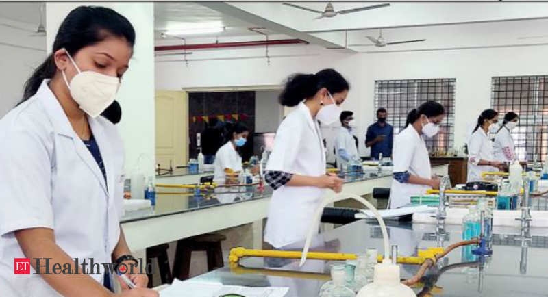 ‘Govt medical colleges short on syringes, drugs, gloves’ in Mumbai, Health News, ET HealthWorld