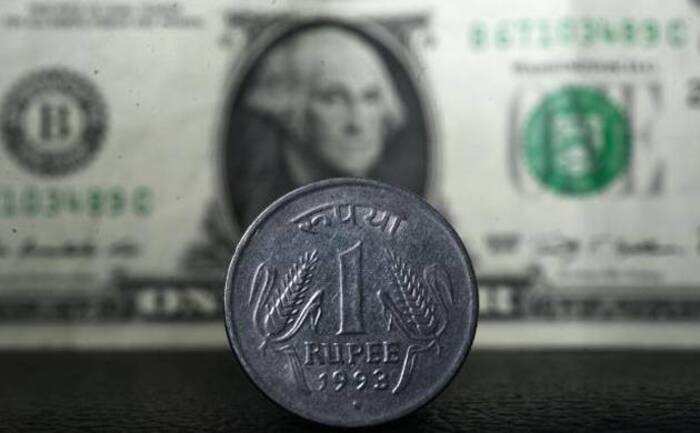 Indian Rupee Rupee Falls By 18 Paise To Close At 73 30 Against Us Dollar Auto News Et Auto