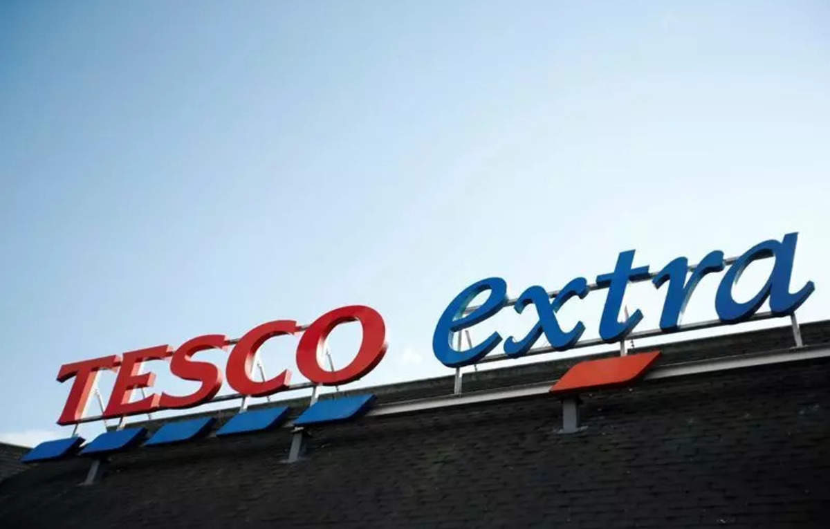 Tesco gives permanent jobs to 16,000 staff taken on in Covid crisis, Tesco
