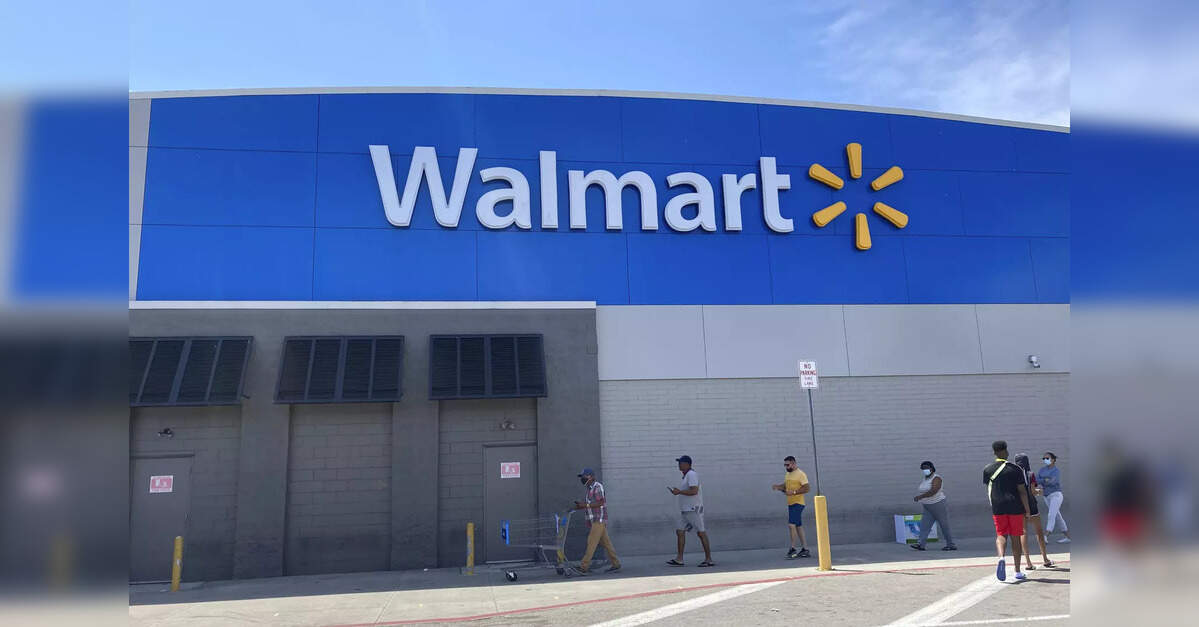 To retain workers, Walmart moves more of them full time, ETHRWorld
