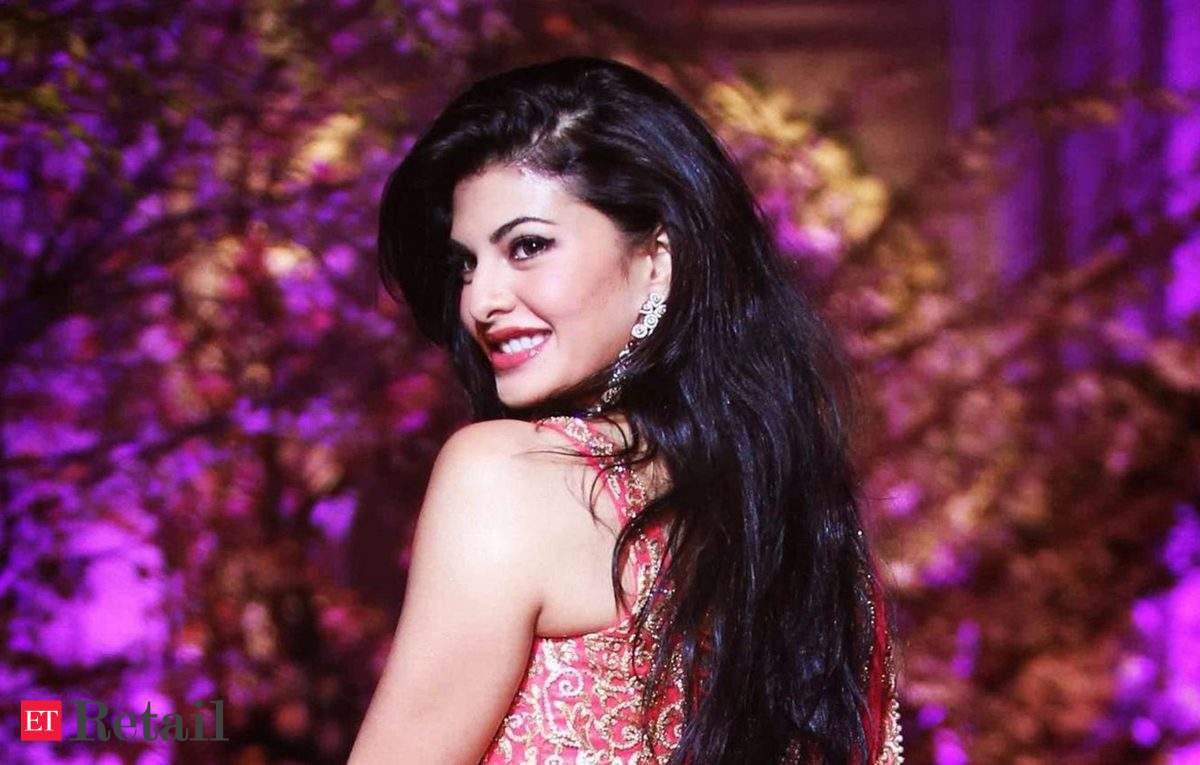 Van Heusen signs actor Jacqueline Fernandez as brand ambassador of its new  denim brand launched to cater to new workplace norms amid the pandemic, ET  Retail