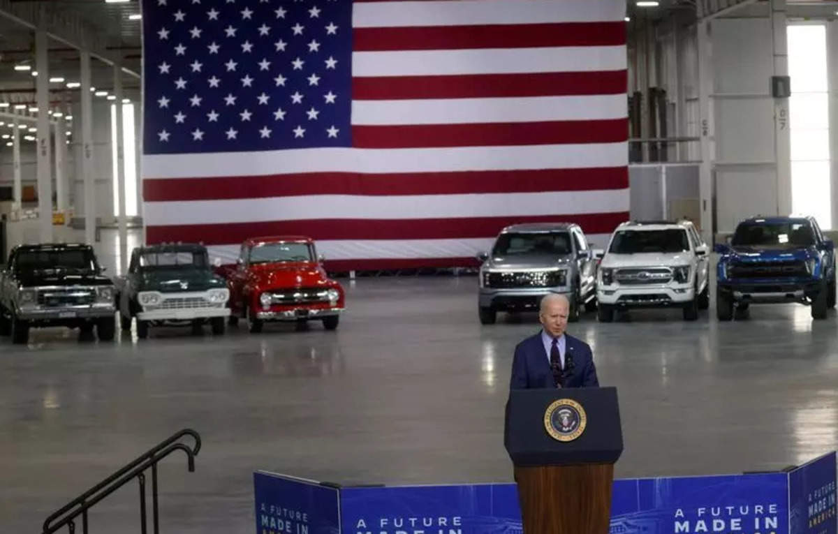 elecrtric-vehicle-biden-s-electric-vehicle-plan-includes-battery