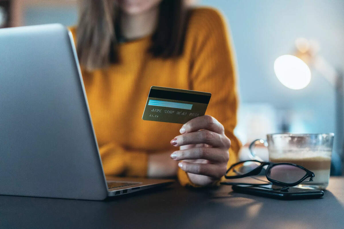 Zolve: Zolve launches credit cards, bank account services for US  immigrants, BFSI News, ET BFSI