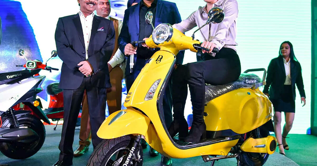 India EVs Darwin Platform forays into emobility space; launches 3 e