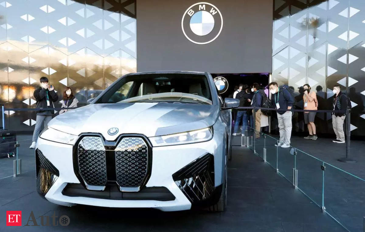 BMW iX Flow (2022): Displayfolie macht den iX zum Chamäleon - AUTO BILD