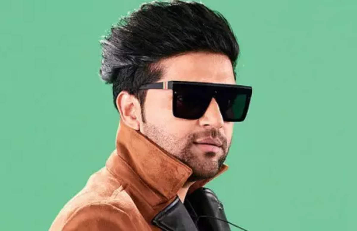 Guru Randhawa and his stunning looks in jackets | Guru pics, Jackets,  Traditional outfits