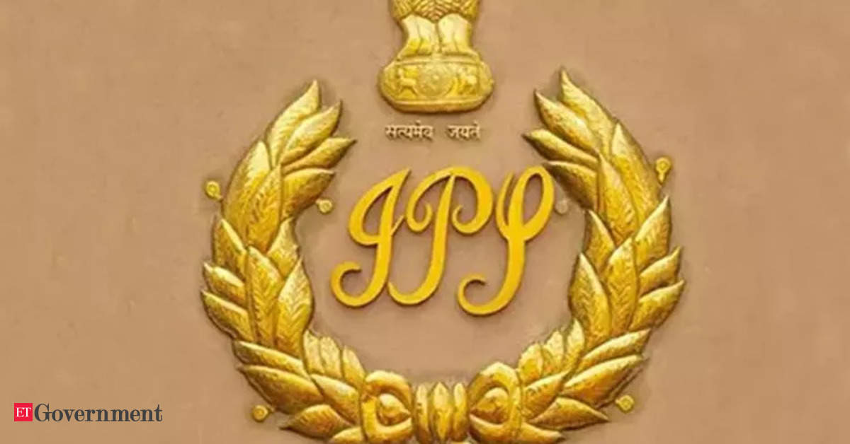 Top IPS officers Hemant Kumar Lohia, Pankaj Saxena lead the race for J&K  DGP post, Government News, ET Government