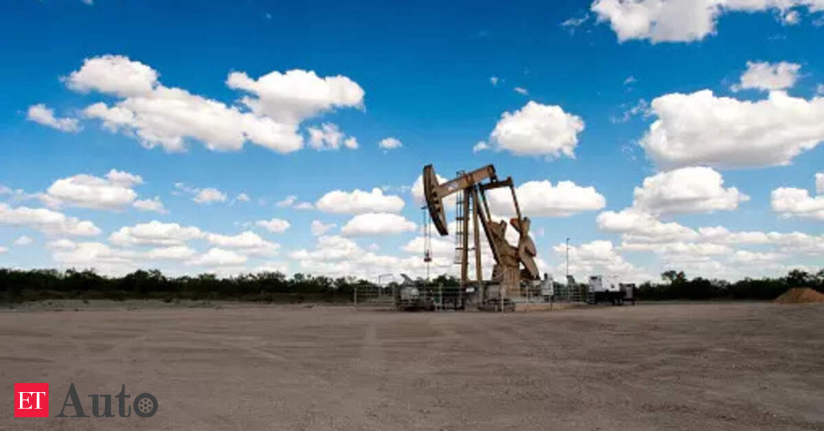 Oil prices surge 2 as Russian invasion of Ukraine rings