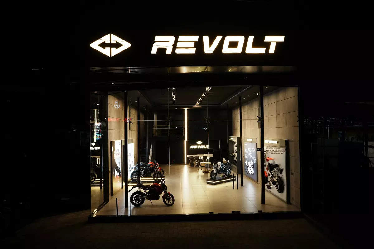 Revolt best sale bike shop