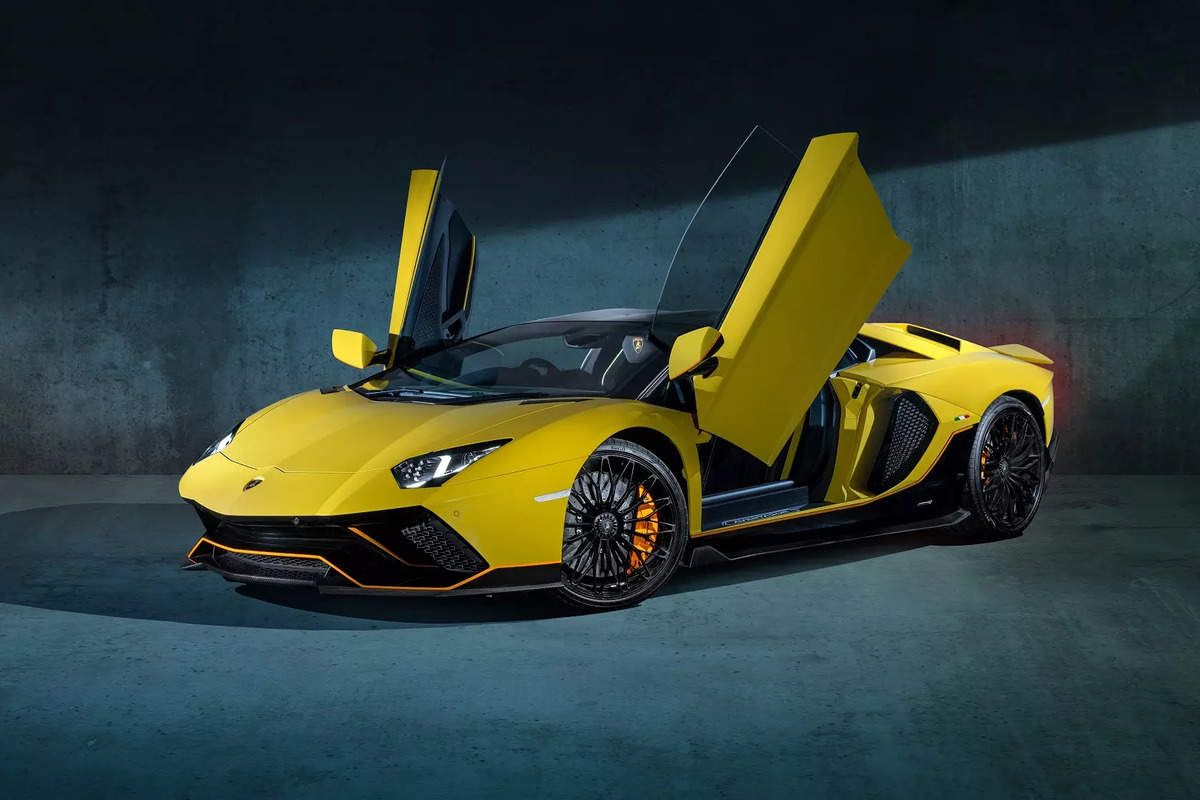 Lamborghini Aventador Launch: Lamborghini showcases Aventador LP 780-4  Ultimae Roadster in India, ET Auto