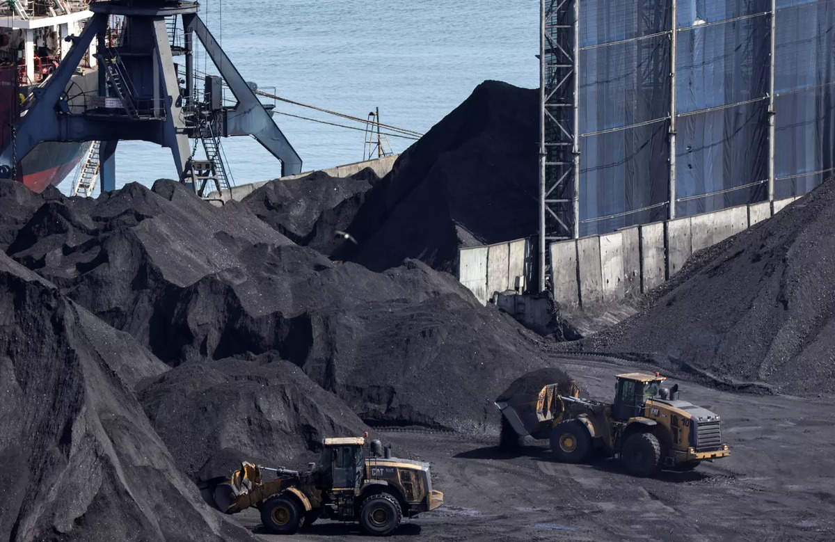 Activist investor Bluebell urges Glencore to separate its thermal coal unit