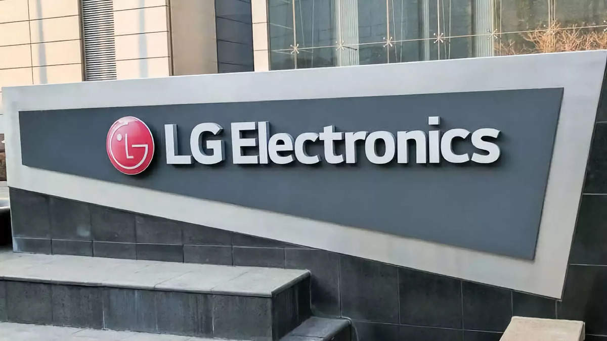 LG Display quarterly profit plummets as demand shrinks and prices