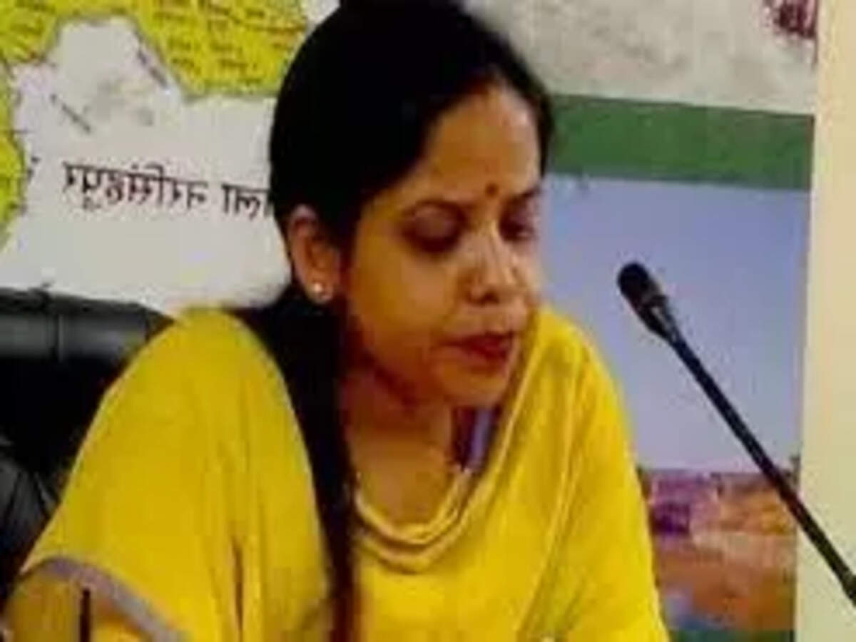 MP IAS officer's 'abrupt' transfer sparks buzz as she probed into  complaints against ex-IFS officer, ET Government