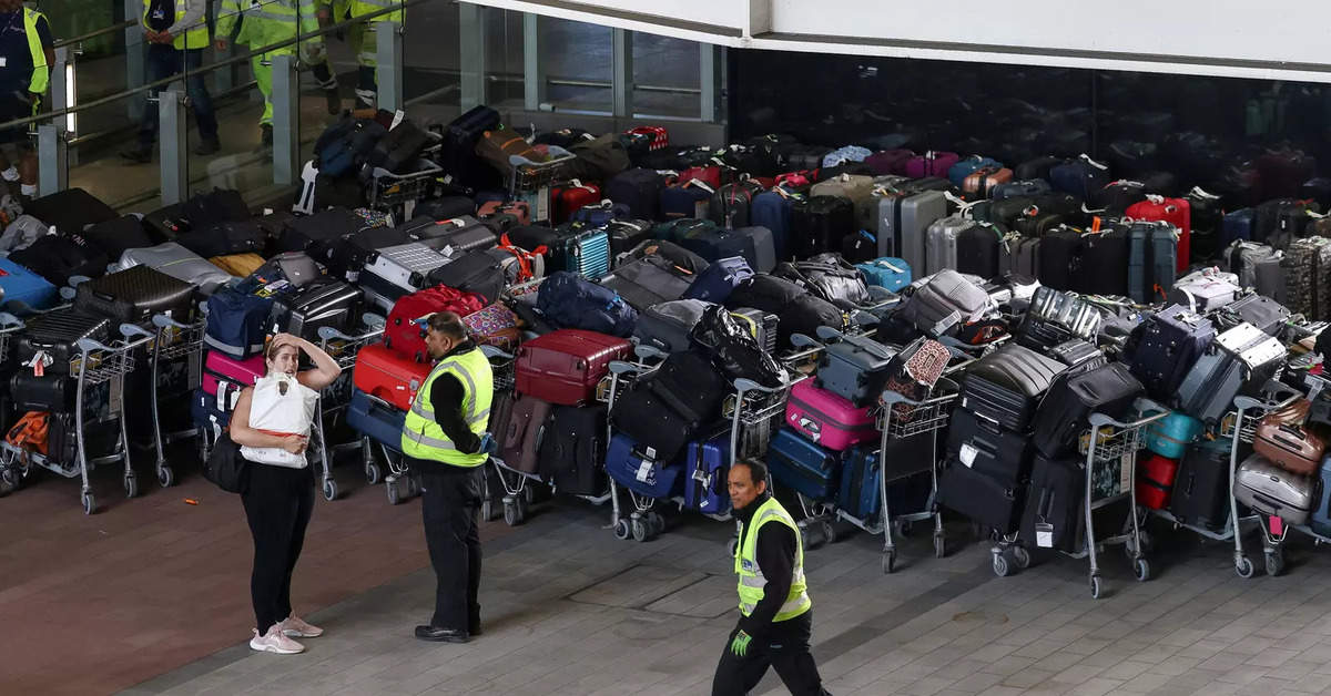 Portugal's airport workers threaten to strike in late August, HR News ...