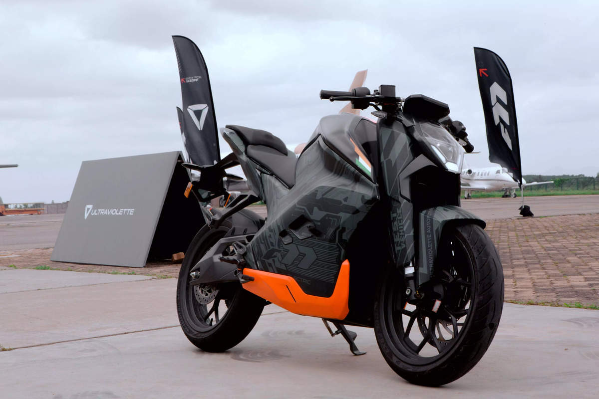  MOTO 42 - Accessoires vehicules - Moto - Roadster