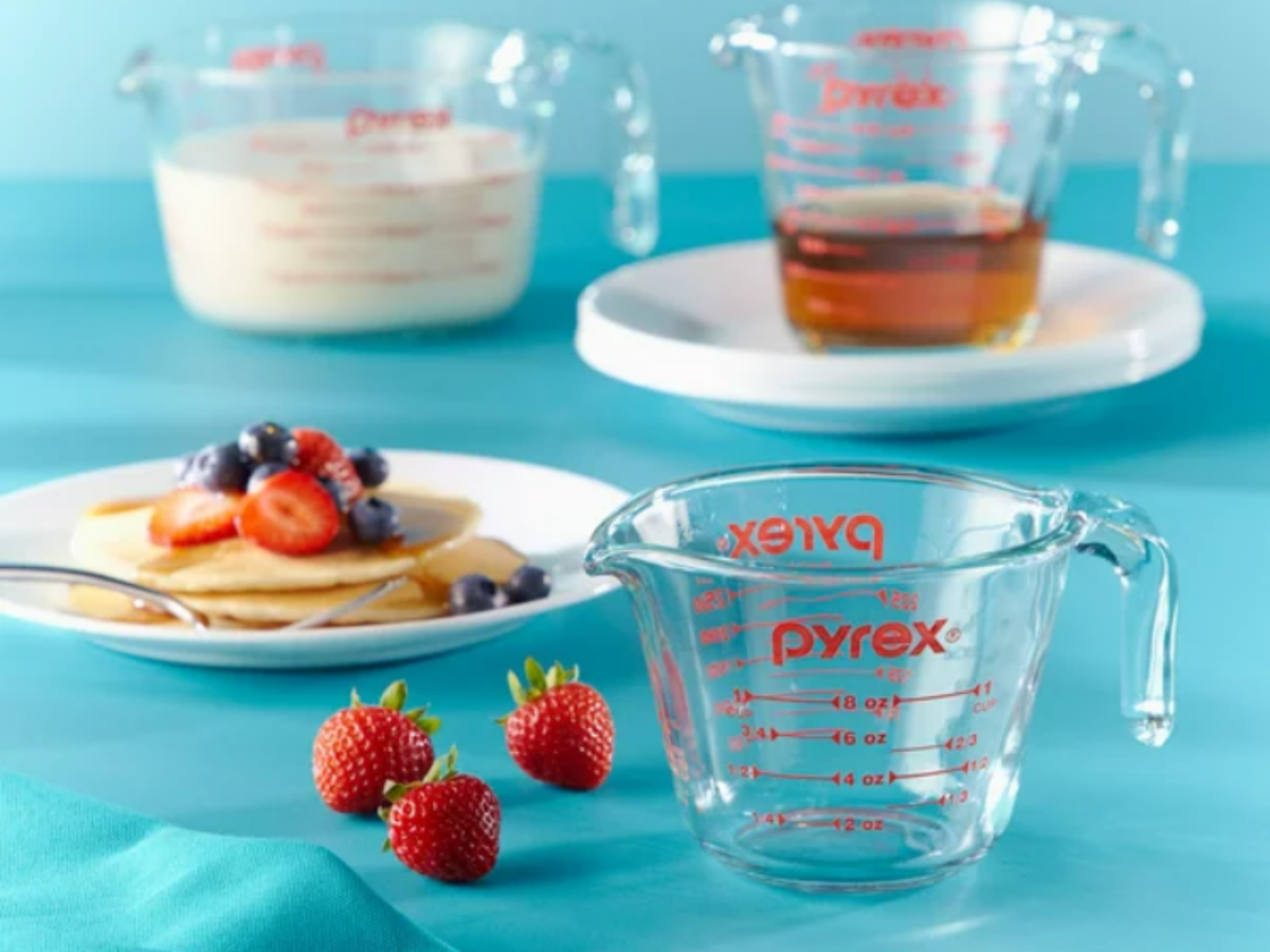 This Bestselling Pyrex Measuring Cup Set Is Food Editor-Approved