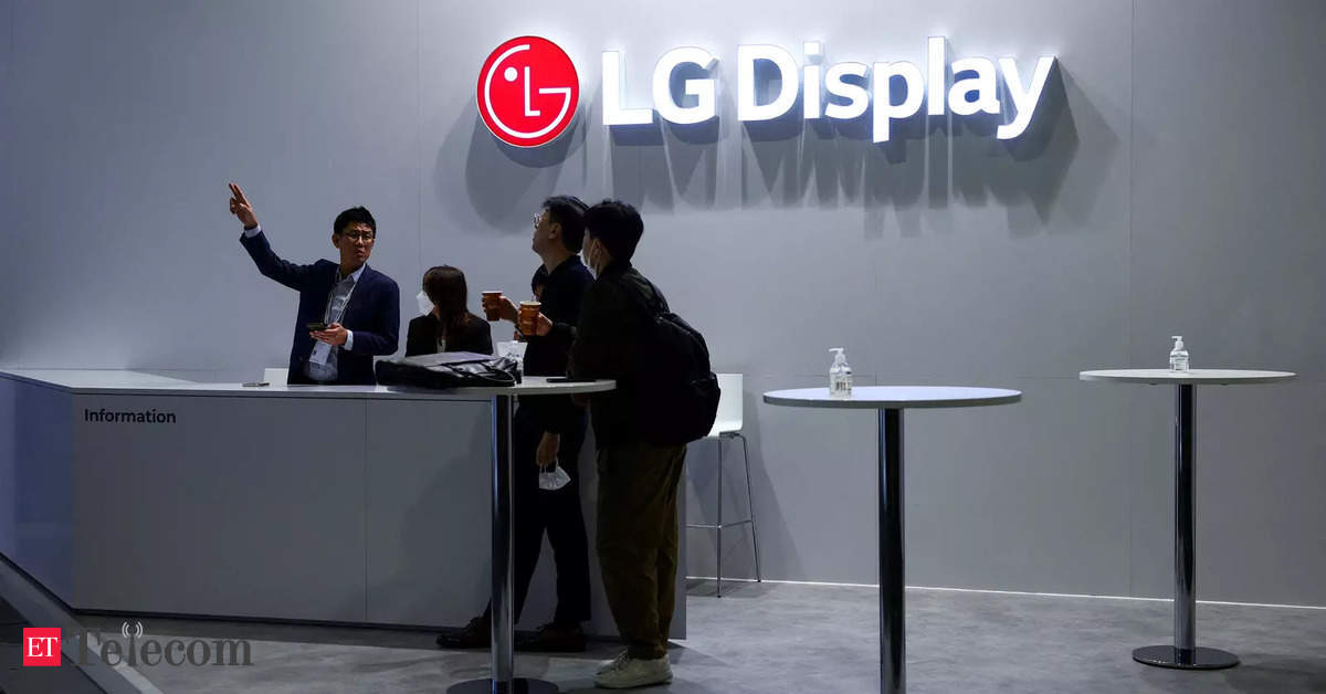 LG Display posts record loss in Q4 due to weak demand, Telecom News, ET Telecom