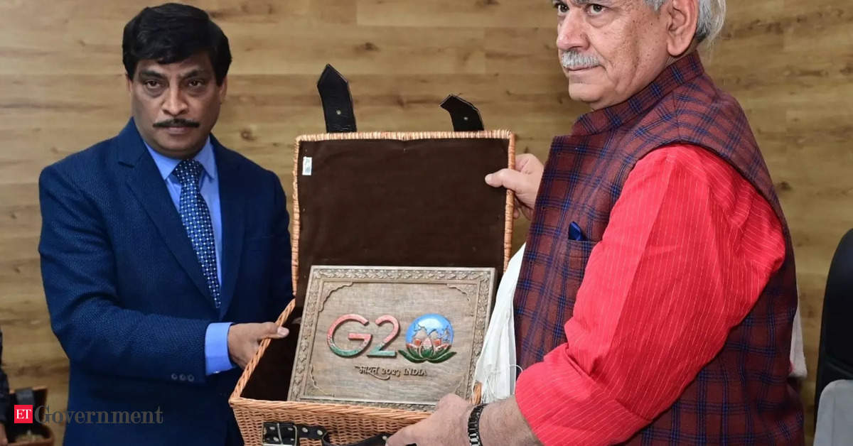 Jammu And Kashmir Admin Unveils Qr Codes For Authentic State Crafts Government News Et Government