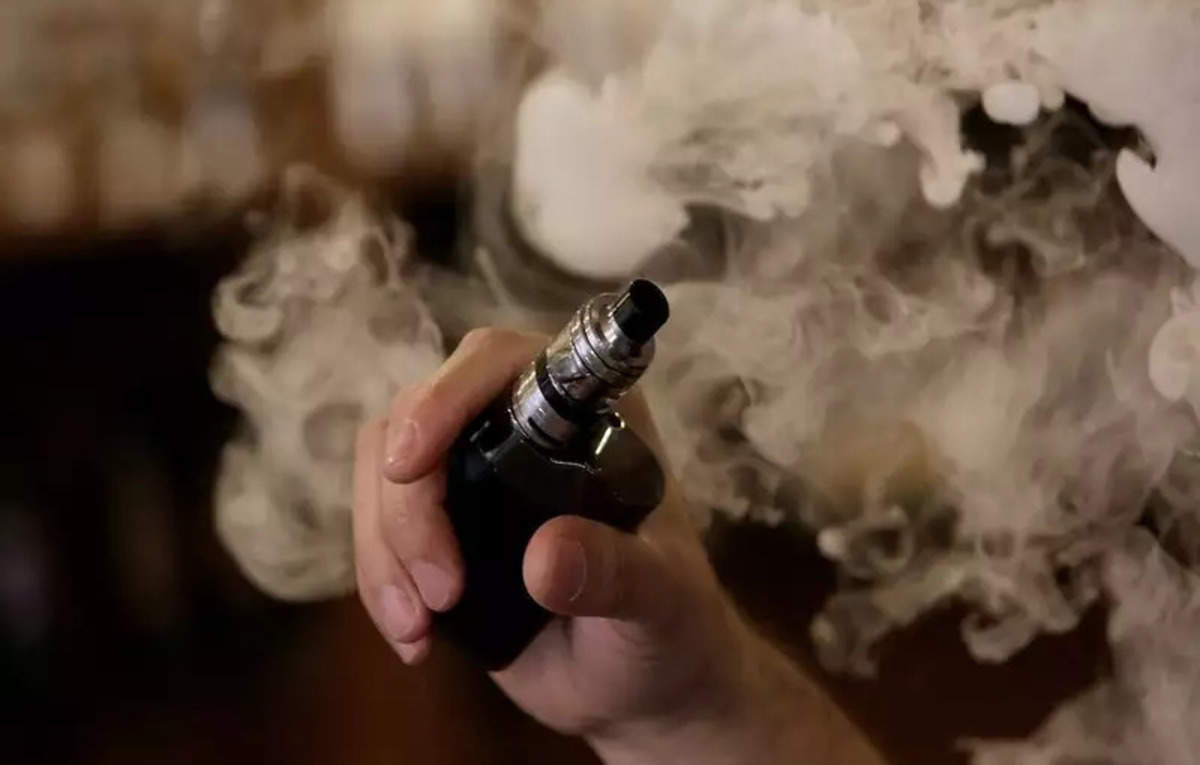 Both, smokers and vapers, suffer similar DNA damage: Study, Health News, ET HealthWorld