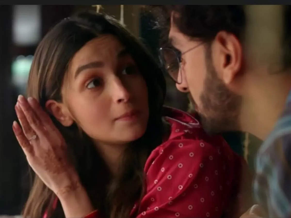 Alia Bhatt Download Free Xxx - Alia Bhatt and Ranveer Singh alleviate hotel booking stress with MMT's new  campaign, ET BrandEquity