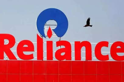 reliance retail to open store chain for india s artisans with swadesh