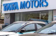 Tata Motors asks suppliers to ramp up capacity for 100,000 passenger vehicles a month from FY28