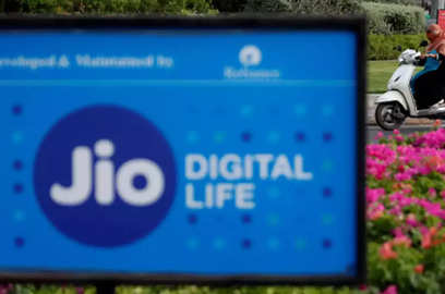 telecom diary jio topples bsnl in broadband space takes lead in 6g