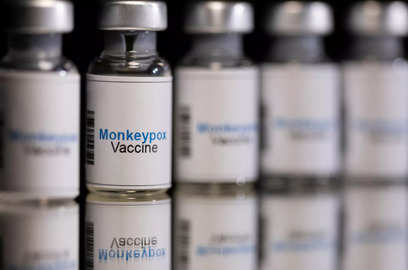 who warns sustained transmission of monkeypox risks vulnerable groups
